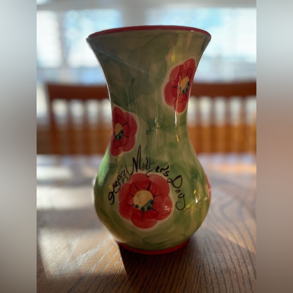 Gail Pittman Mother’s Day 9 inch vase excellent condition